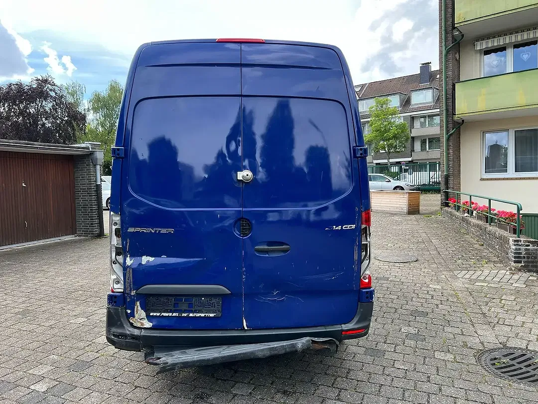 Mercedes-Benz Sprinter - Thumbnail 13