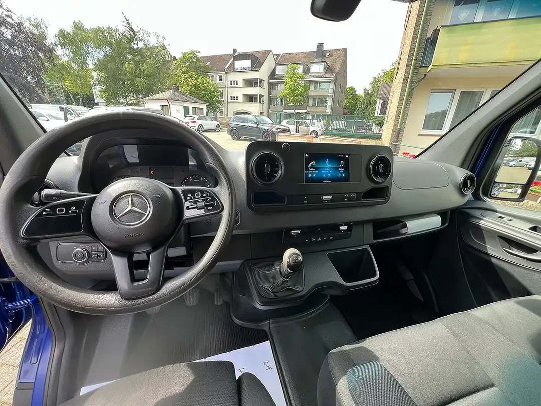 Mercedes-Benz Sprinter - Thumbnail 2