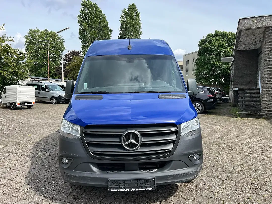Mercedes-Benz Sprinter - Thumbnail 4