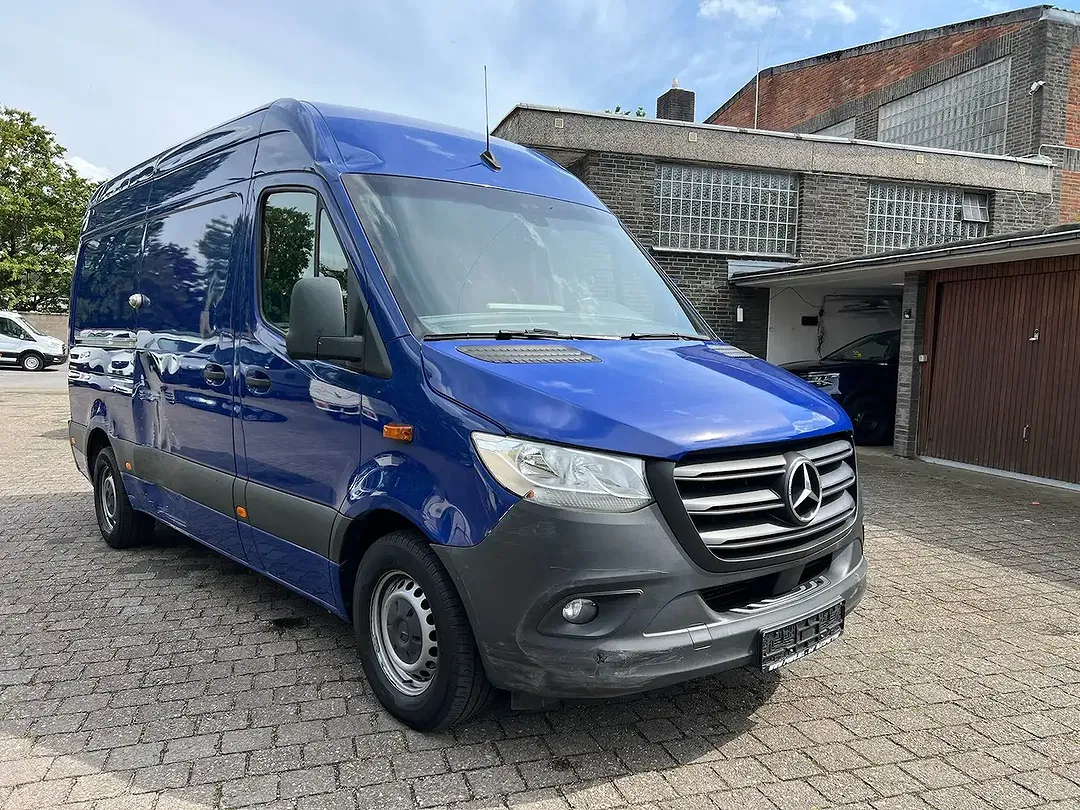 Mercedes-Benz Sprinter - Thumbnail 5