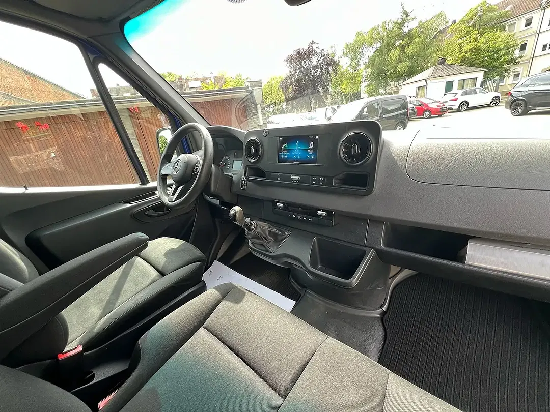 Mercedes-Benz Sprinter - Thumbnail 8