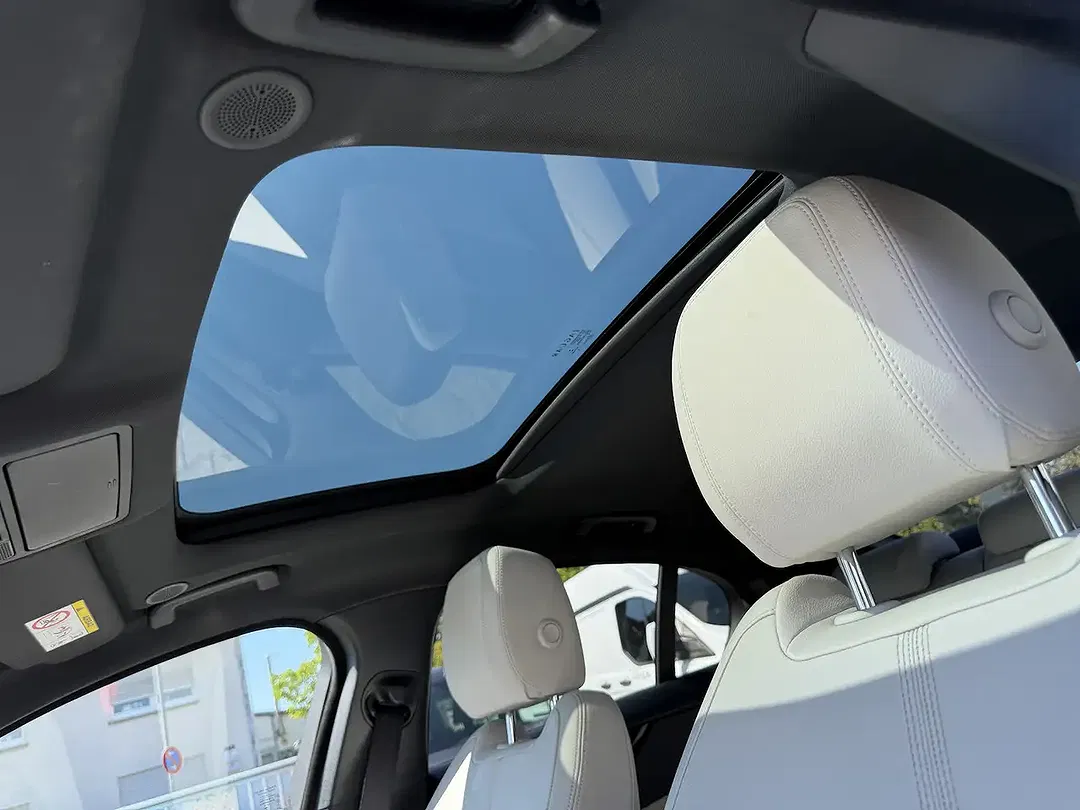 Jaguar XE - Thumbnail 14