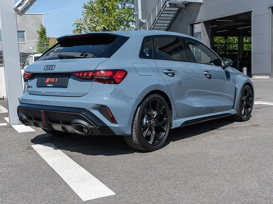 Audi RS3 - Thumbnail 3