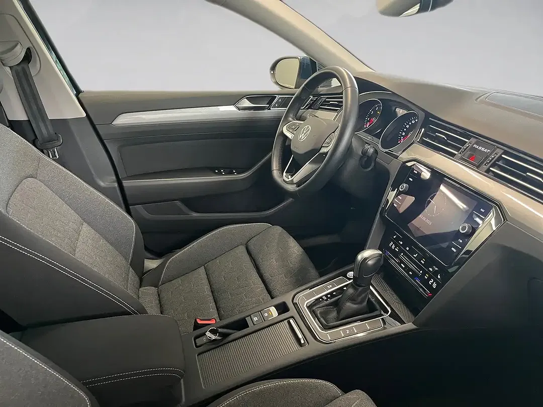 Volkswagen Passat Variant - Thumbnail 9