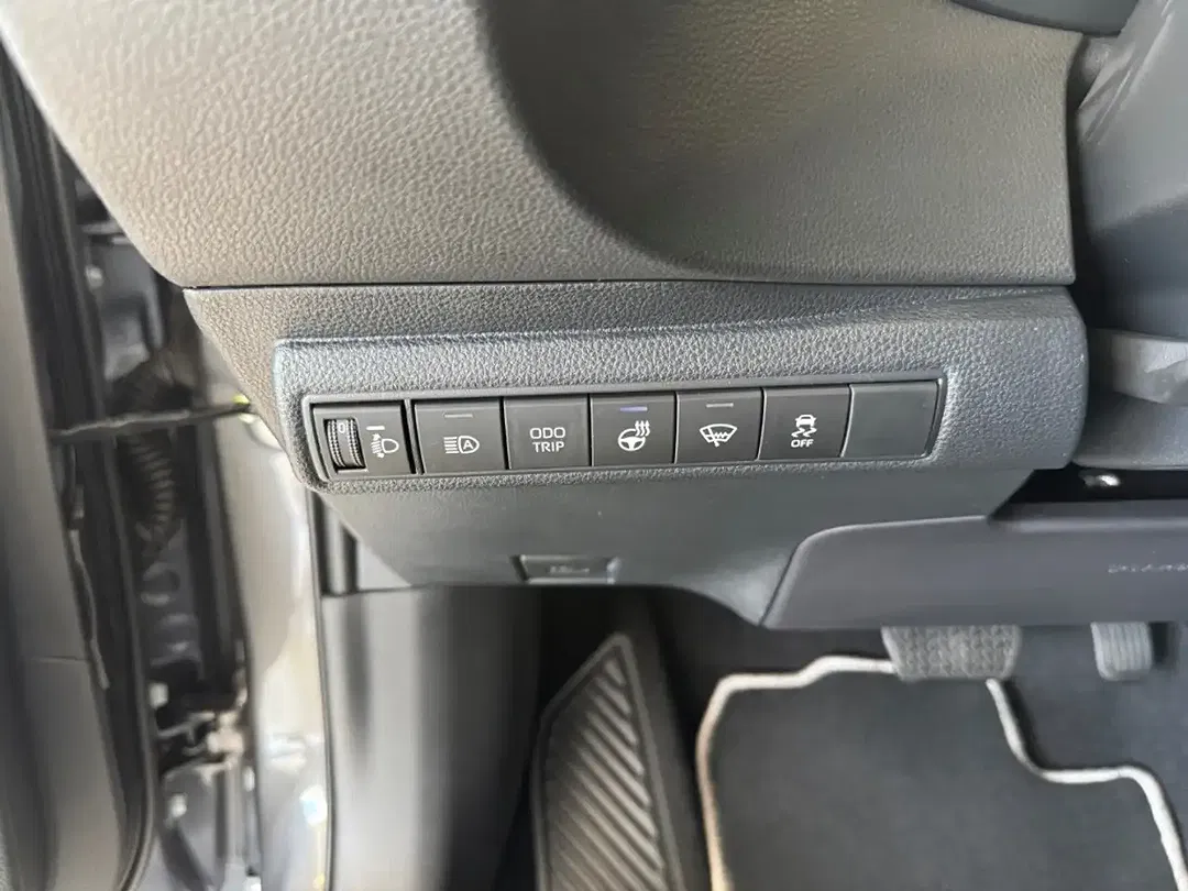 Toyota Corolla - Thumbnail 11