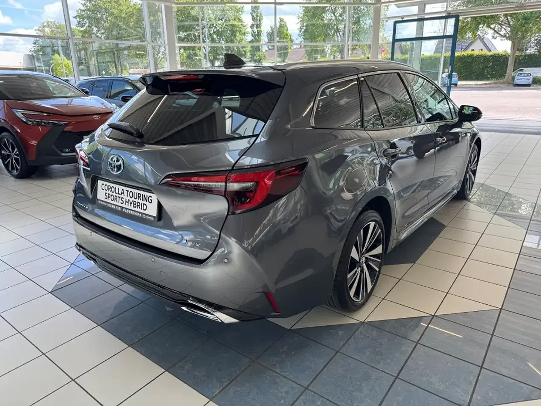 Toyota Corolla - Thumbnail 3