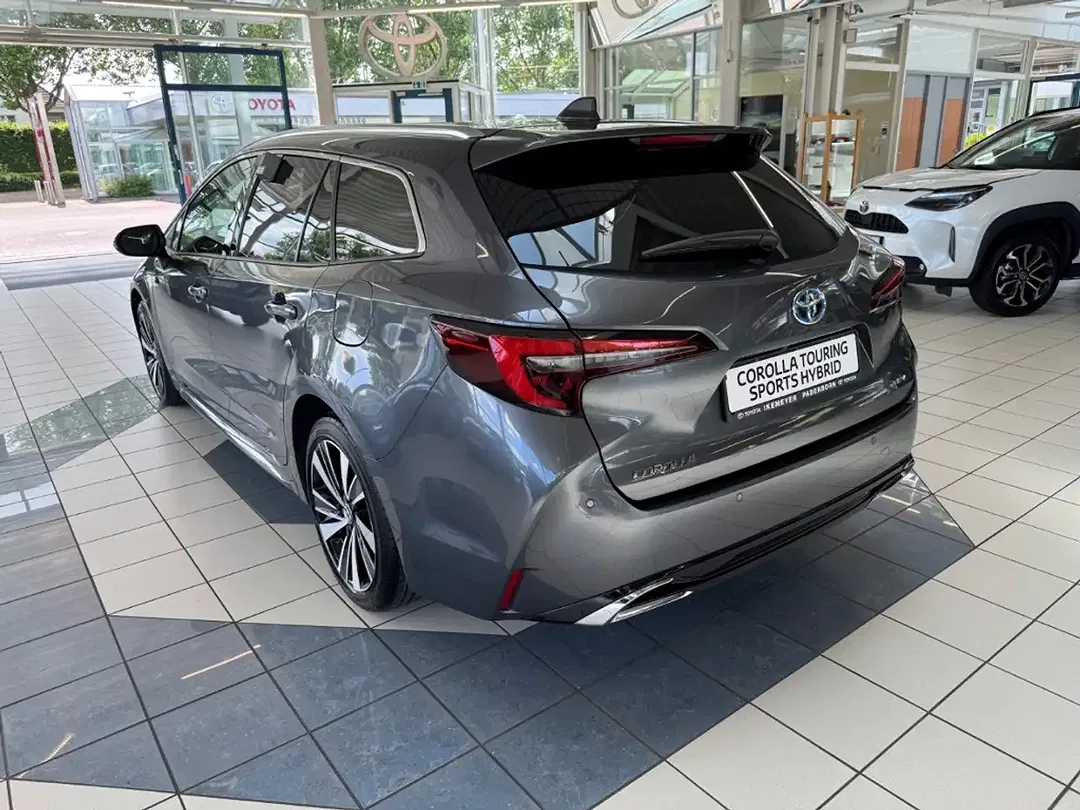 Toyota Corolla - Thumbnail 4