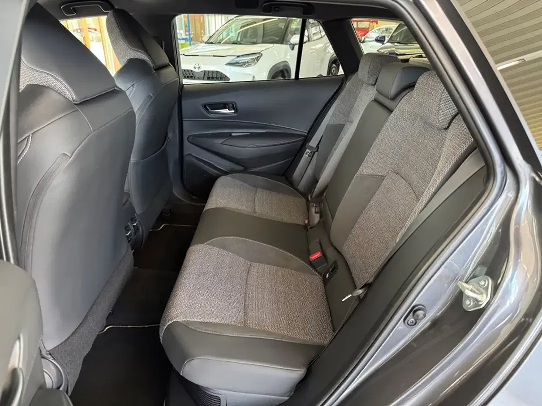 Toyota Corolla - Thumbnail 6