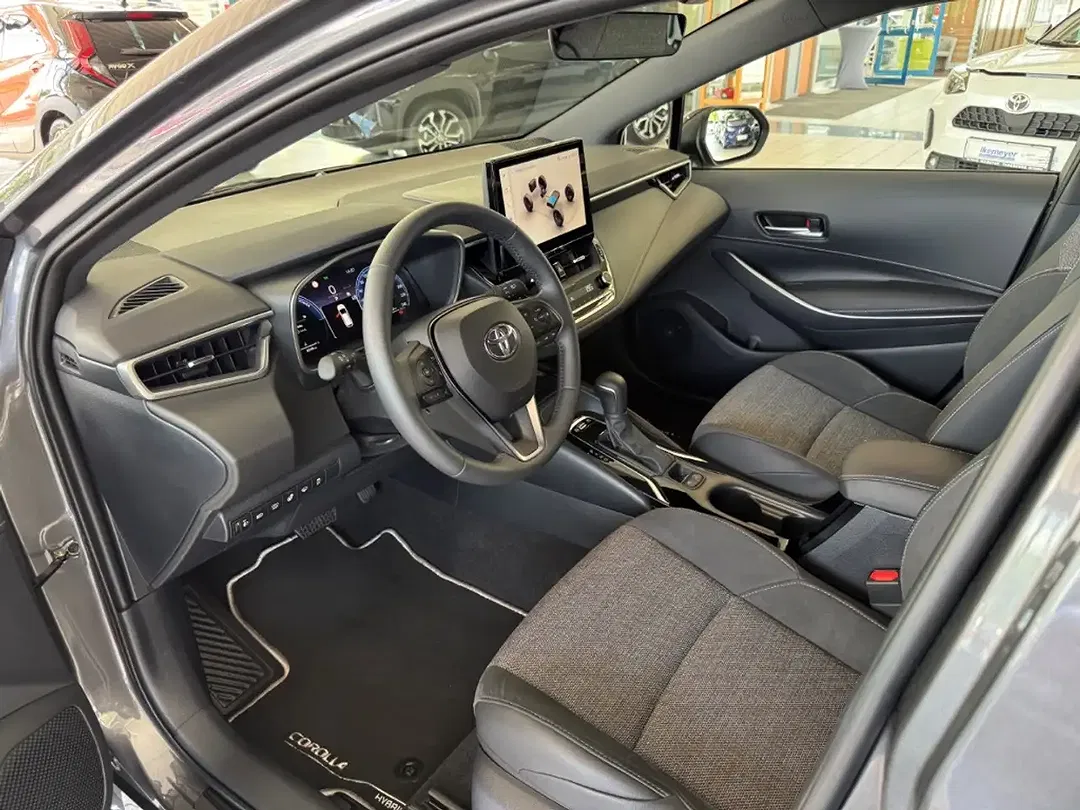 Toyota Corolla - Thumbnail 7