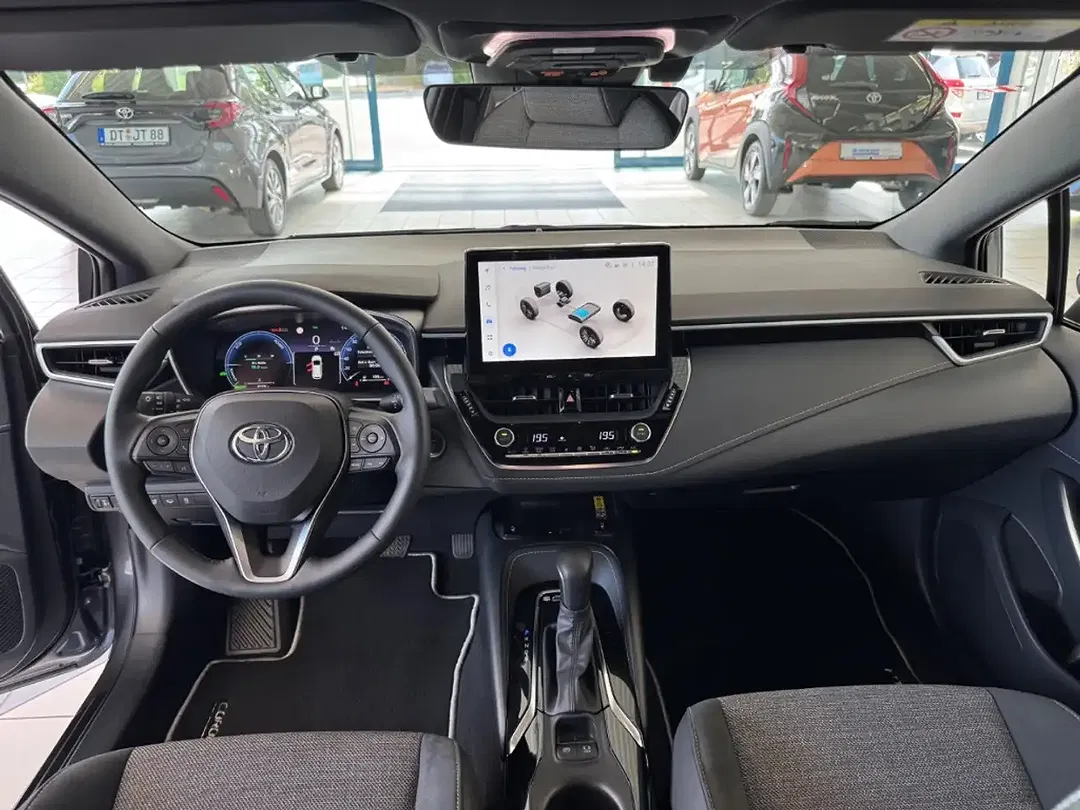 Toyota Corolla - Thumbnail 8