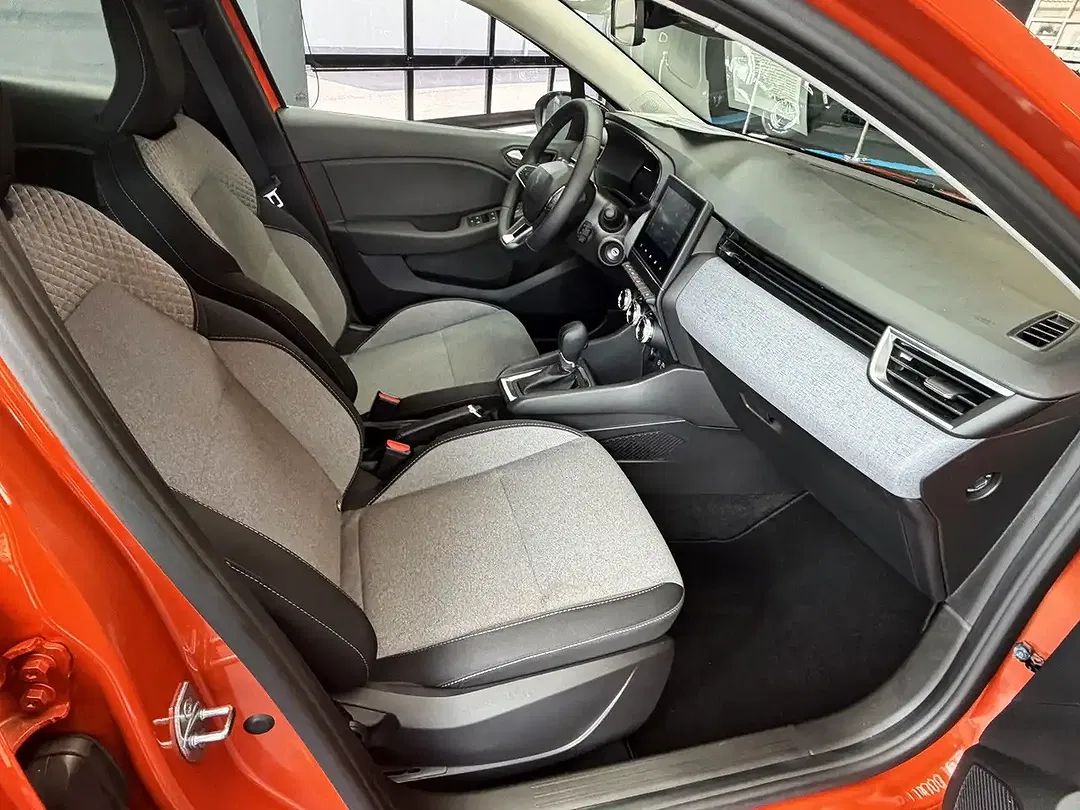 Renault Clio - Thumbnail 15