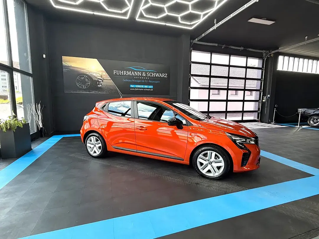 Renault Clio - Thumbnail 2