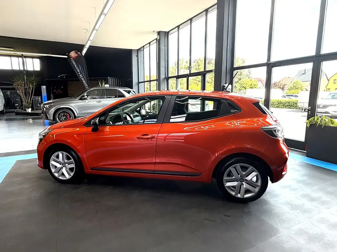Renault Clio - Thumbnail 6