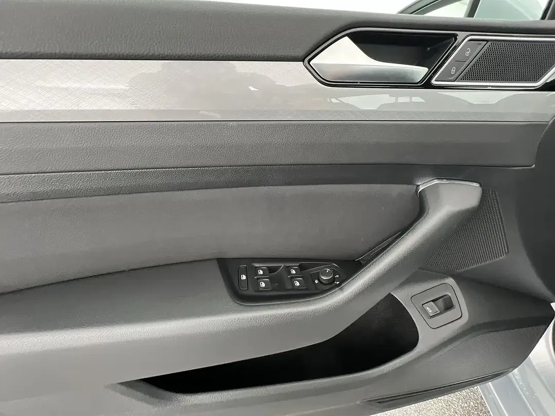 Volkswagen Passat Variant - Thumbnail 11