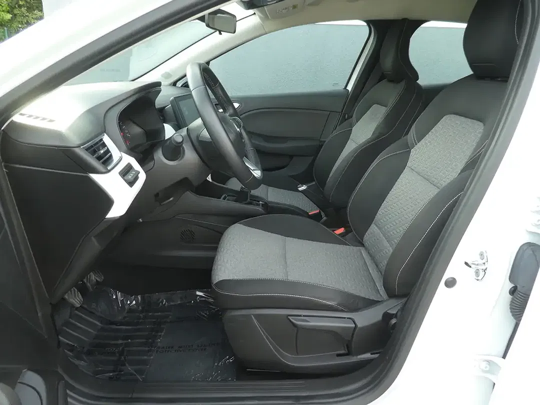 Renault Clio - Thumbnail 13