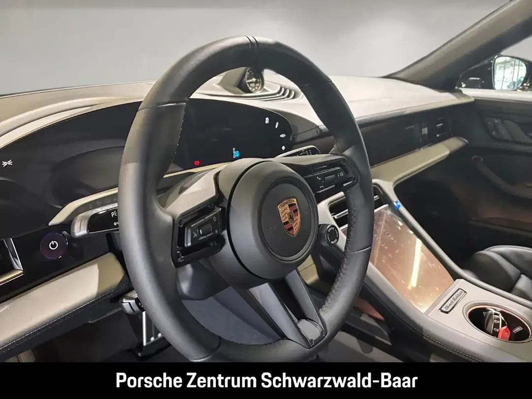 Porsche Taycan - Thumbnail 13