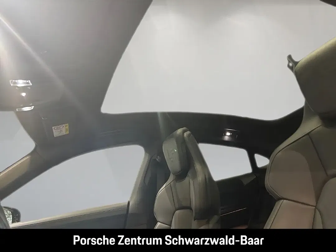 Porsche Taycan - Thumbnail 15