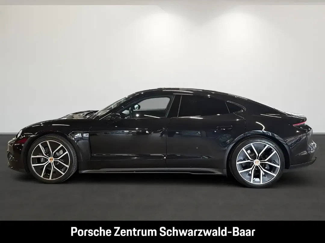 Porsche Taycan - Thumbnail 2