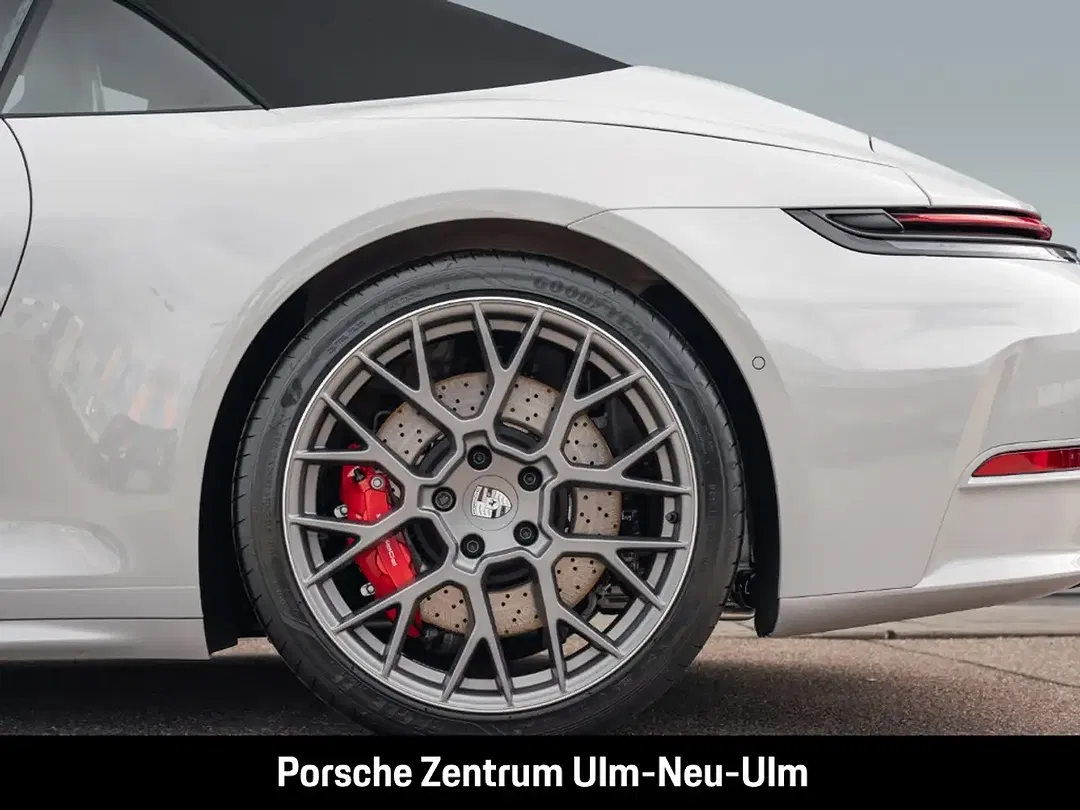 Porsche 992 - Thumbnail 12