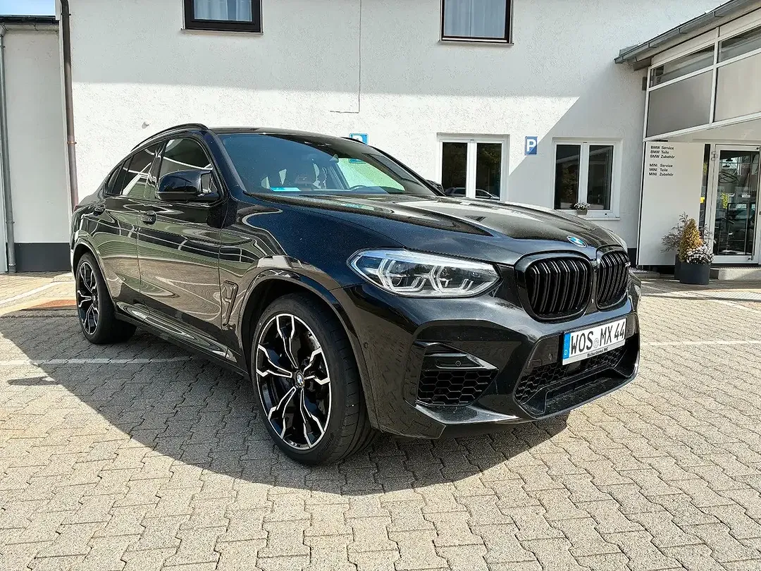 BMW X4 M - Thumbnail 2
