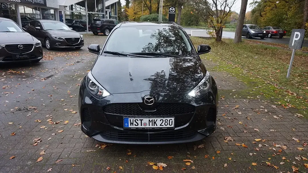 Mazda 2 - Thumbnail 2