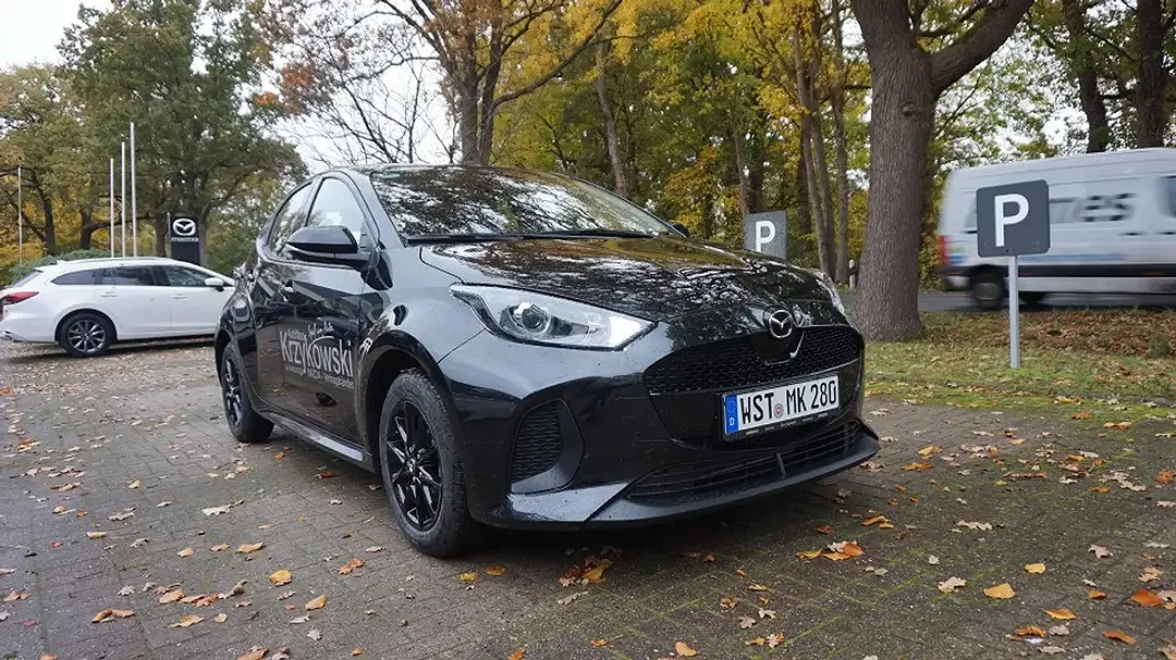 Mazda 2 - Thumbnail 3