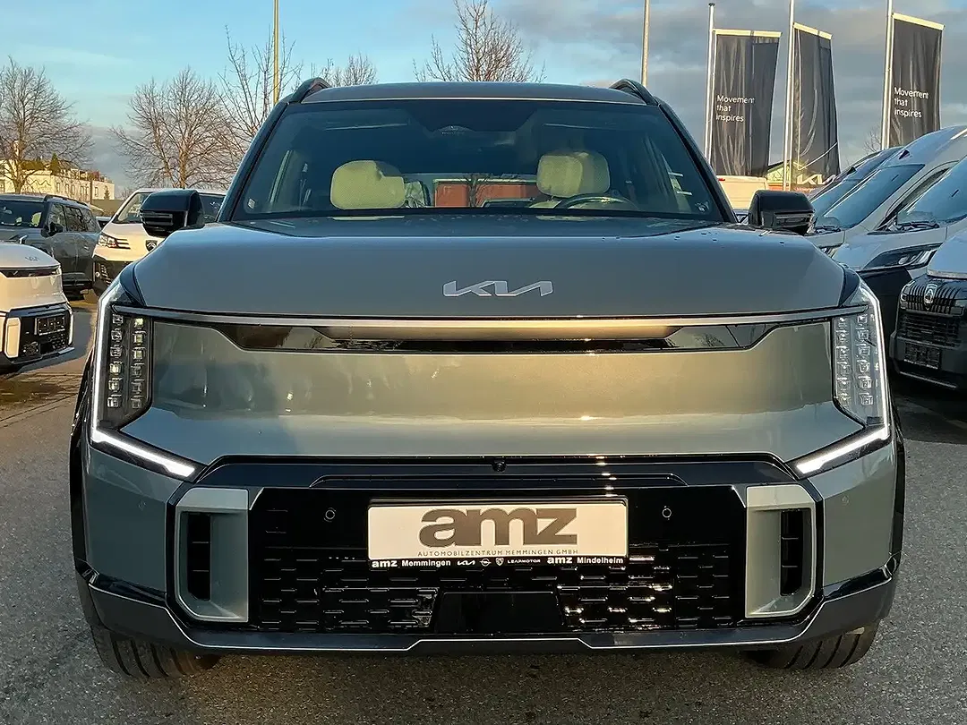 Kia EV9 - Thumbnail 2