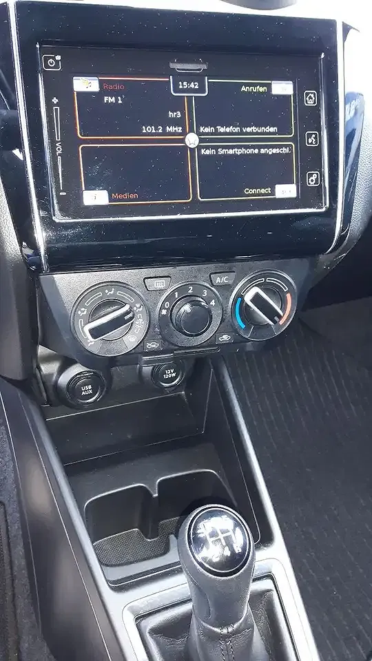 Suzuki Swift - Thumbnail 11