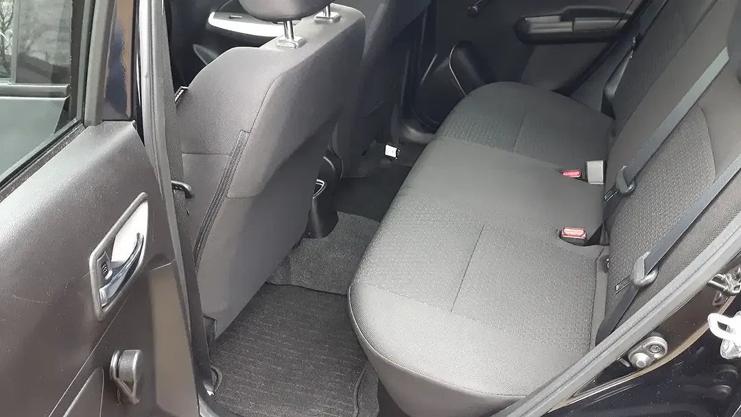Suzuki Swift - Thumbnail 13