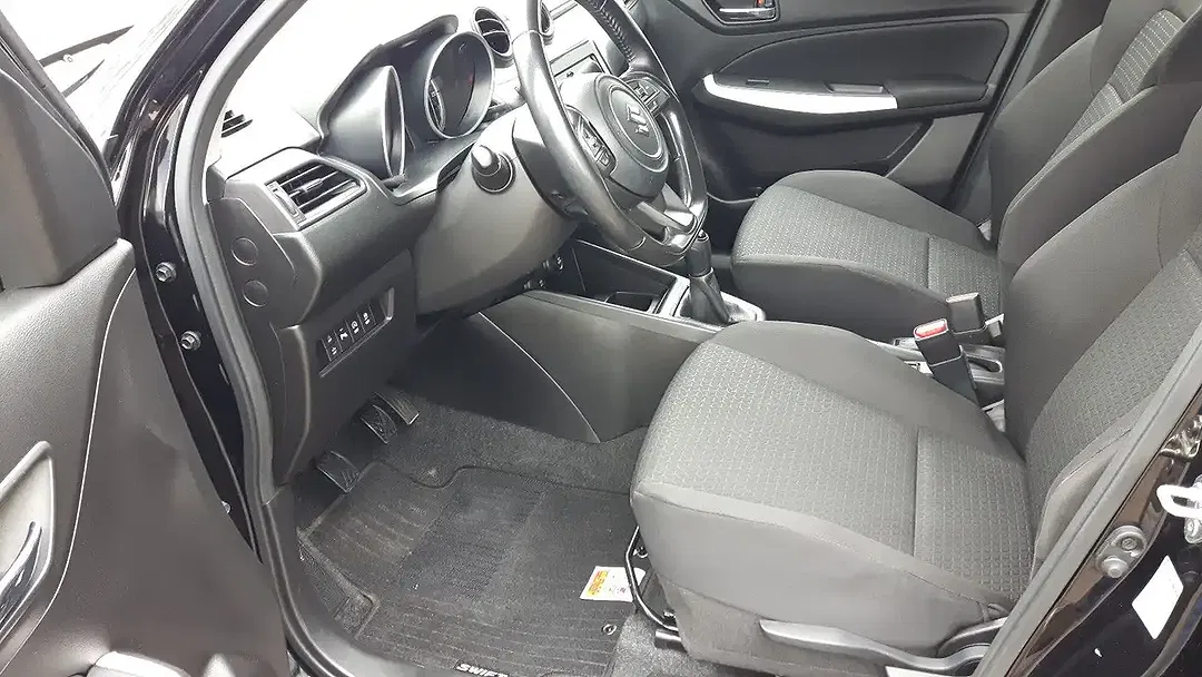 Suzuki Swift - Thumbnail 7