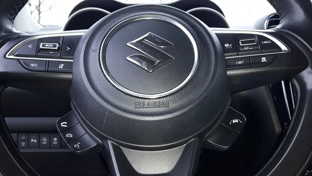 Suzuki Swift - Thumbnail 9