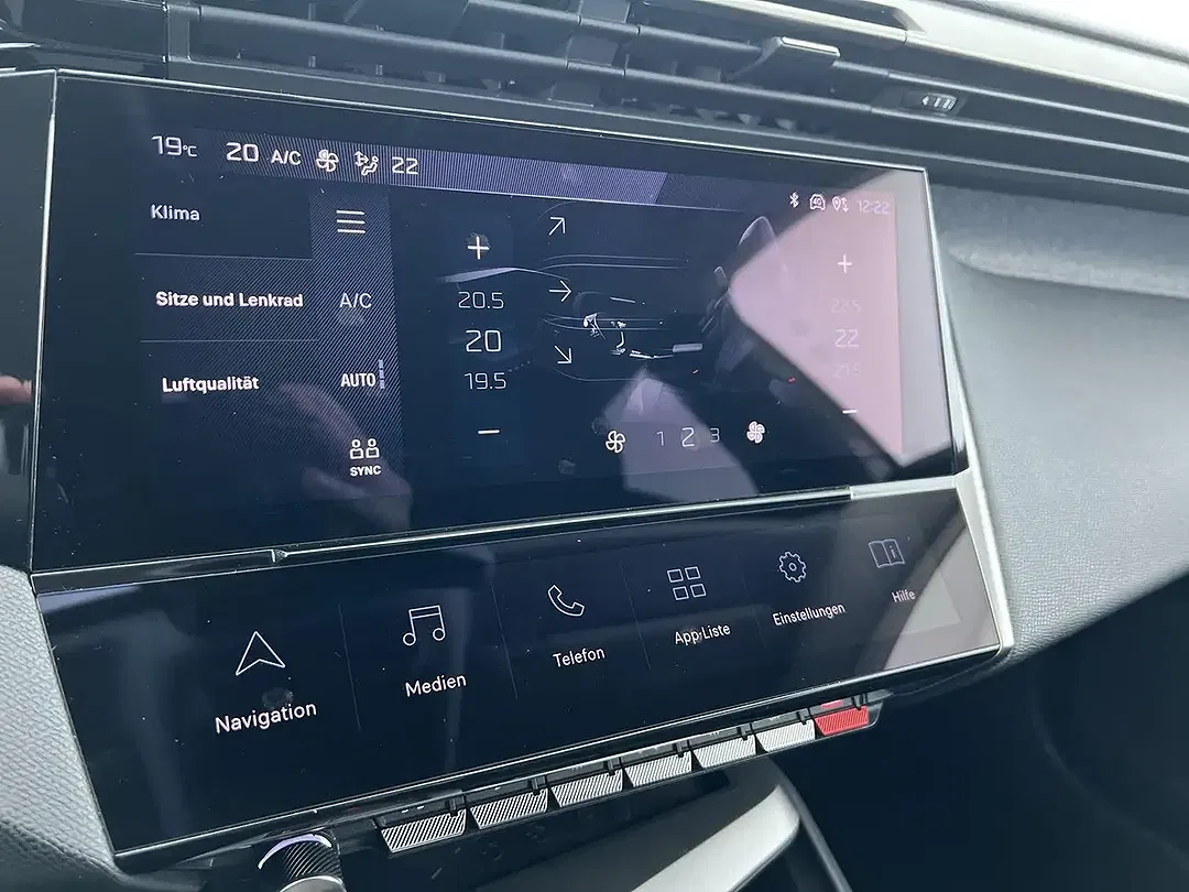 Peugeot 308 - Thumbnail 12