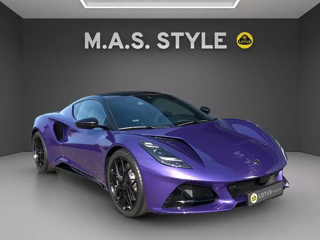 Lotus Emira - Thumbnail 2