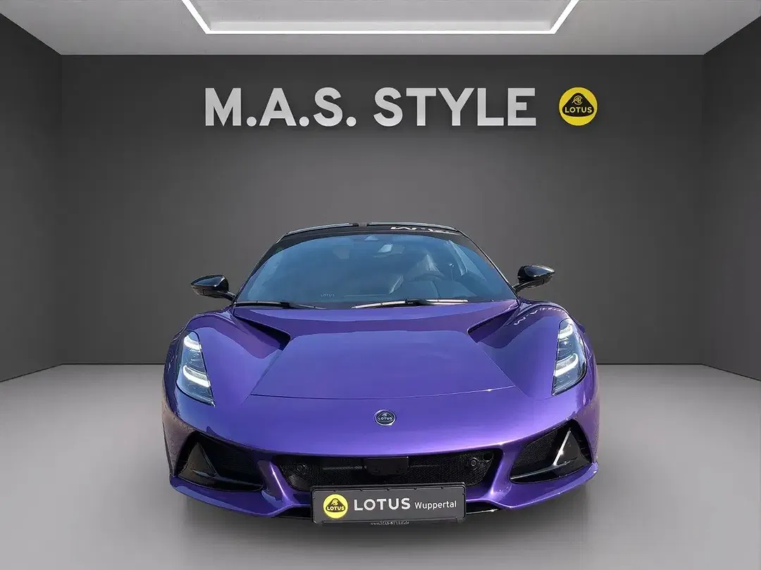 Lotus Emira - Thumbnail 3
