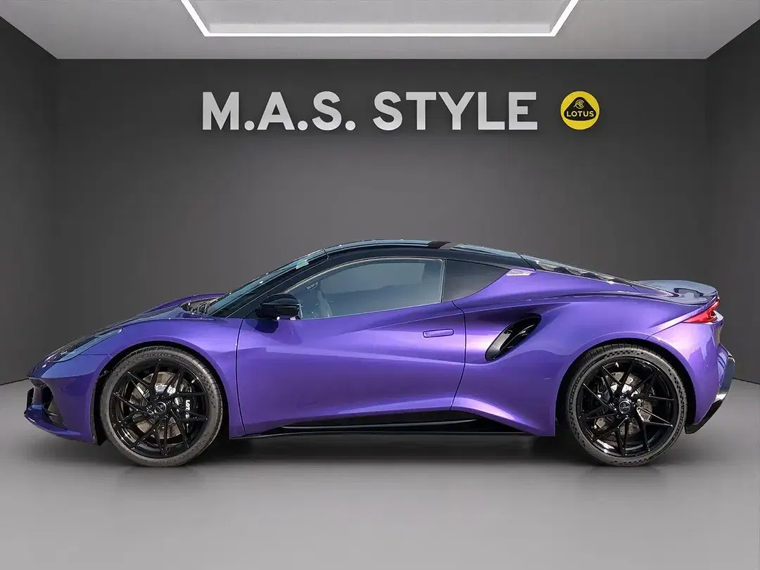 Lotus Emira - Thumbnail 5