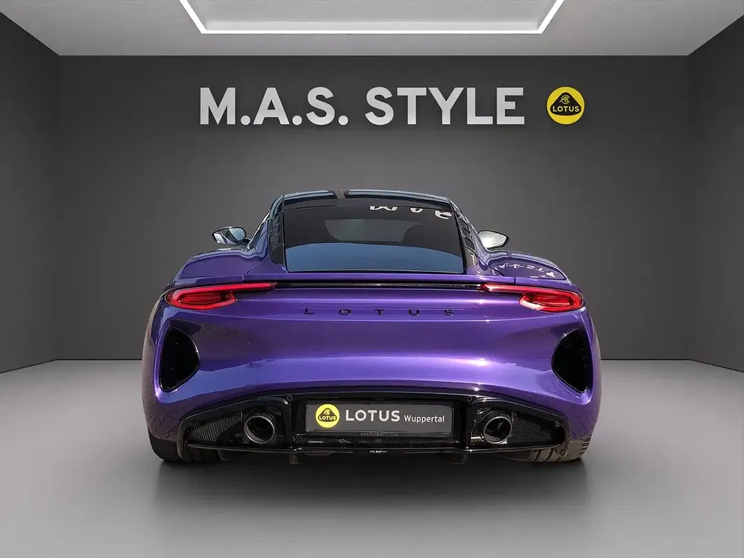 Lotus Emira - Thumbnail 7