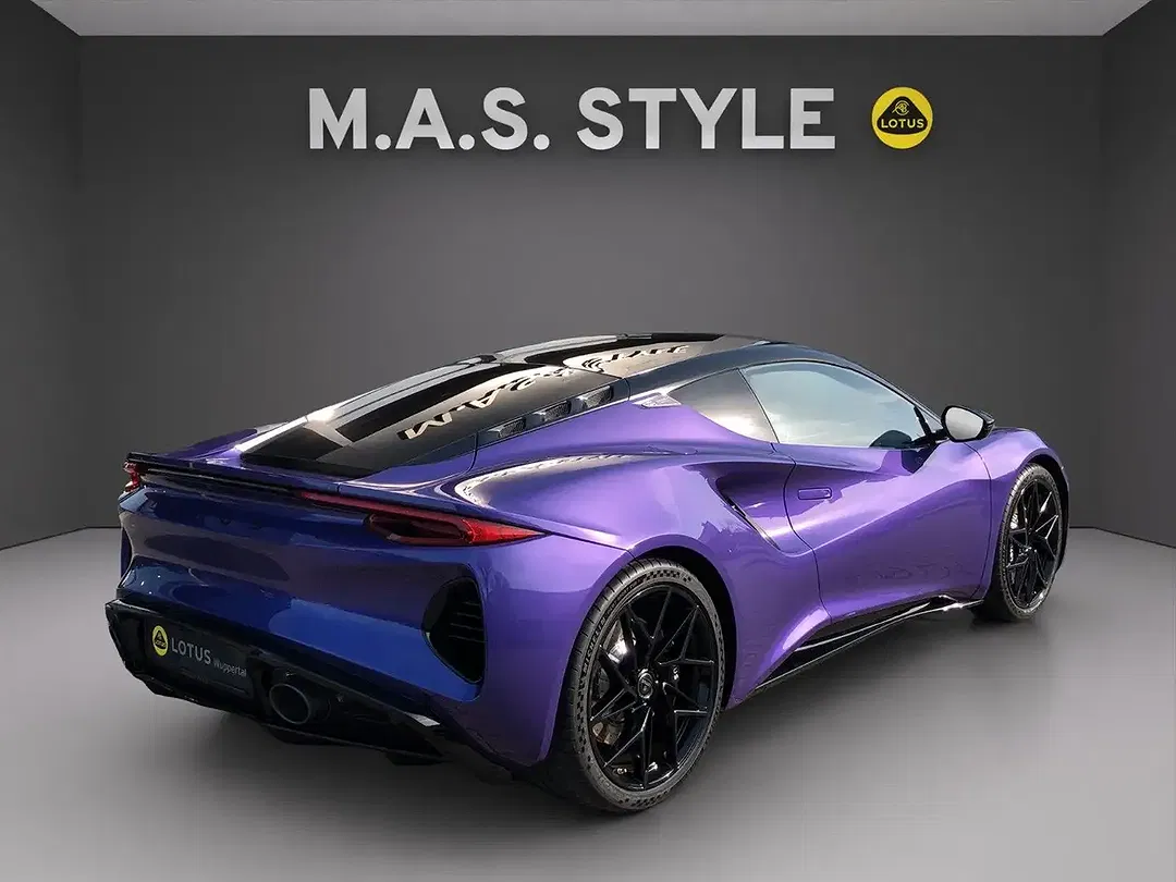 Lotus Emira - Thumbnail 8