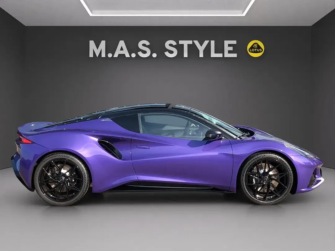 Lotus Emira - Thumbnail 9