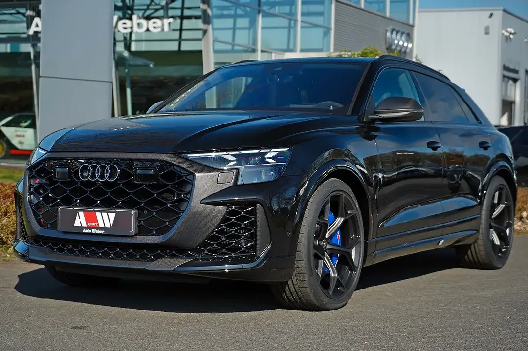 Audi RS Q8 - Thumbnail 2