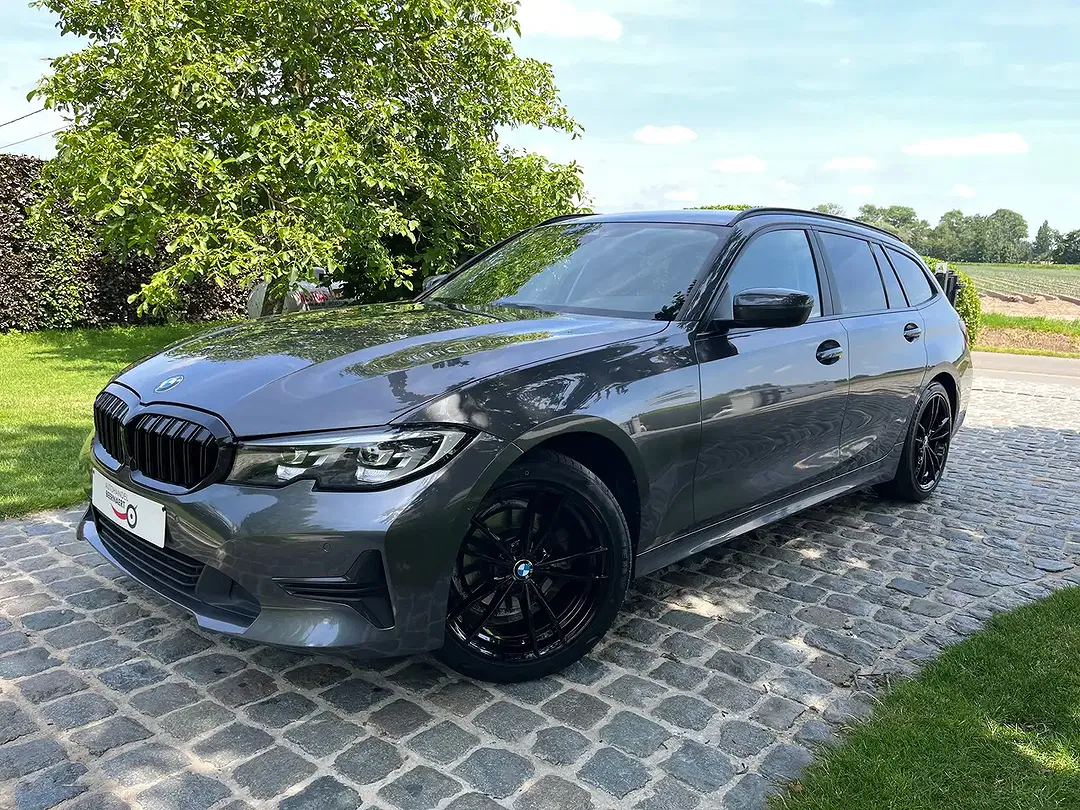 BMW 318 - Thumbnail 1