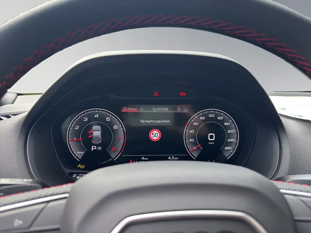 Audi Q2 - Thumbnail 13