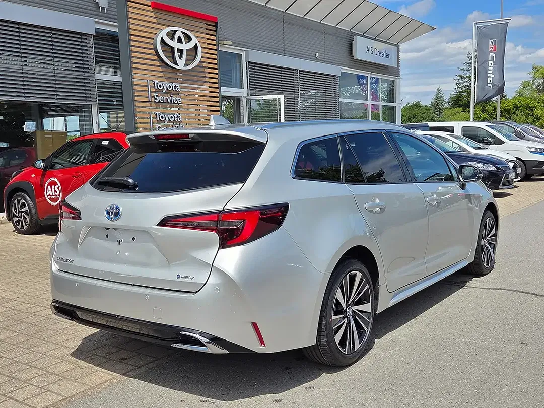 Toyota Corolla - Thumbnail 5