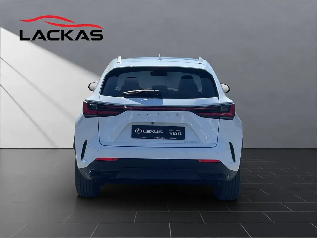 Lexus NX 450h+ - Thumbnail 4