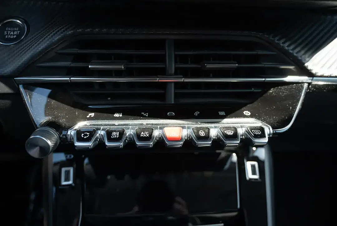 Peugeot 2008 - Thumbnail 9