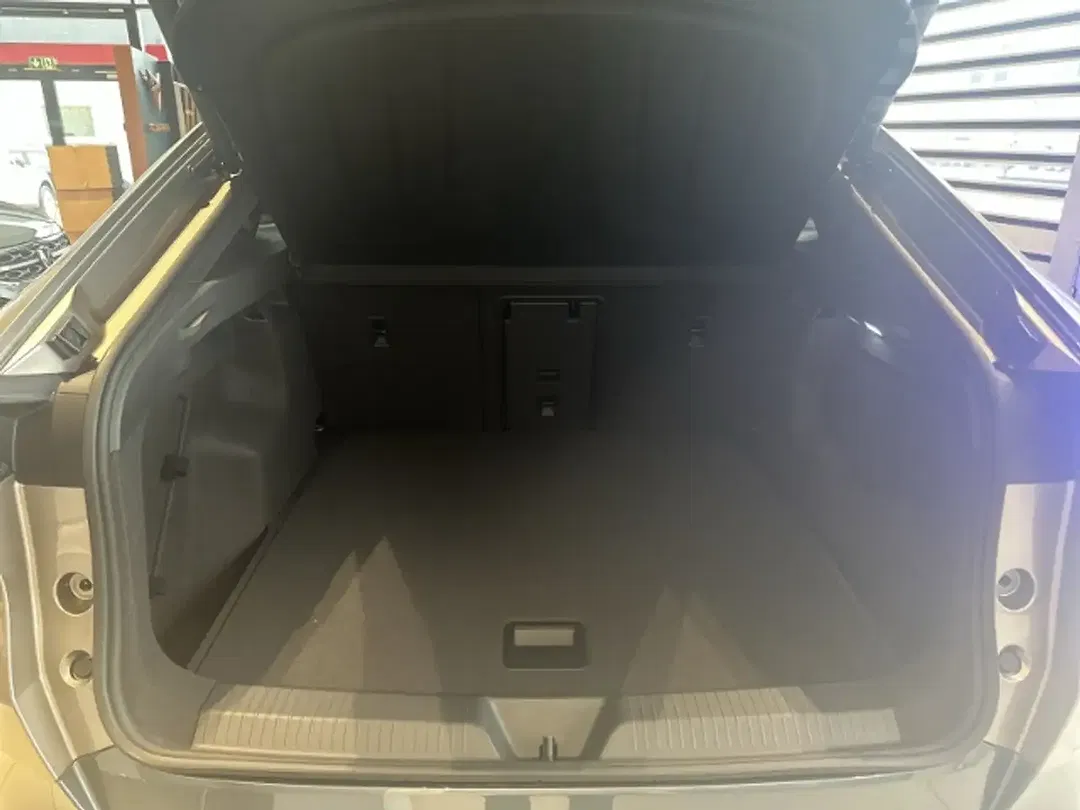 CUPRA Tavascan - Thumbnail 9