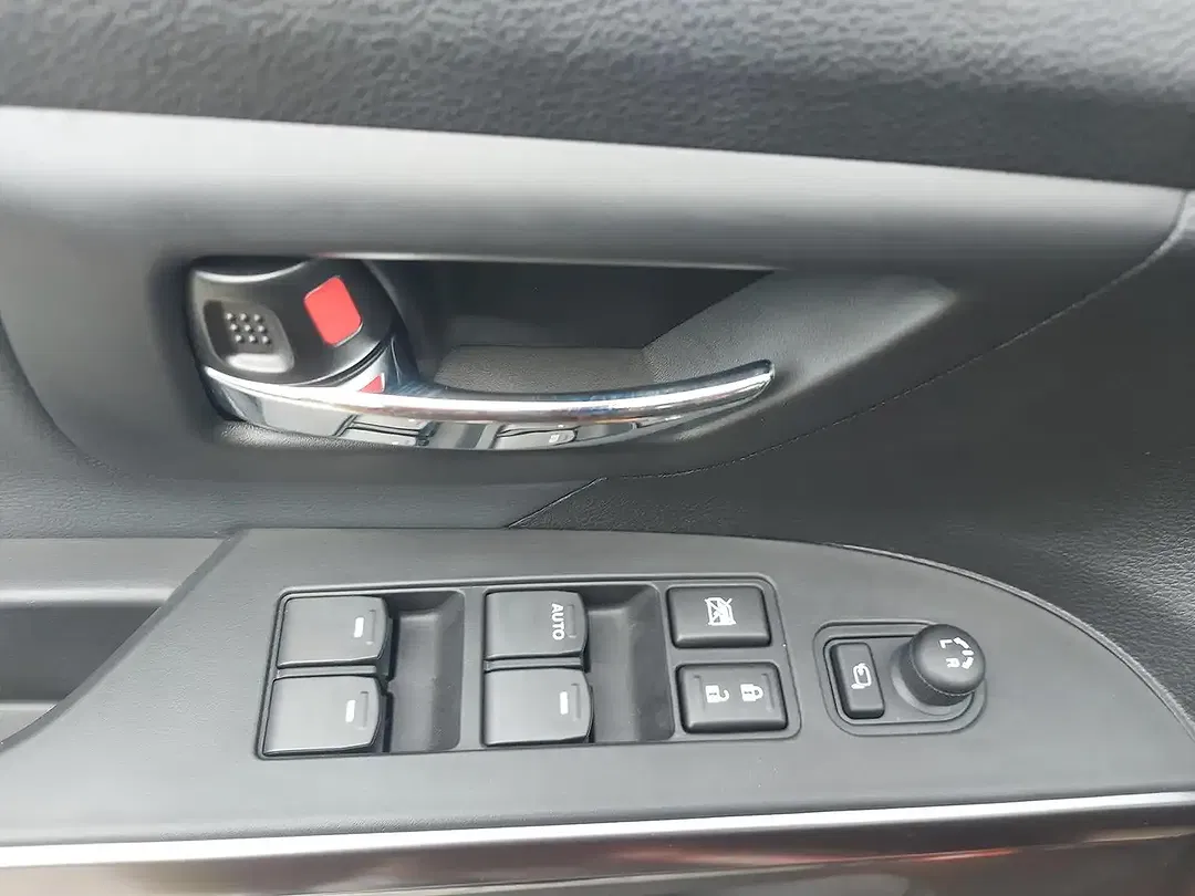 Suzuki SX4 S-Cross - Thumbnail 9