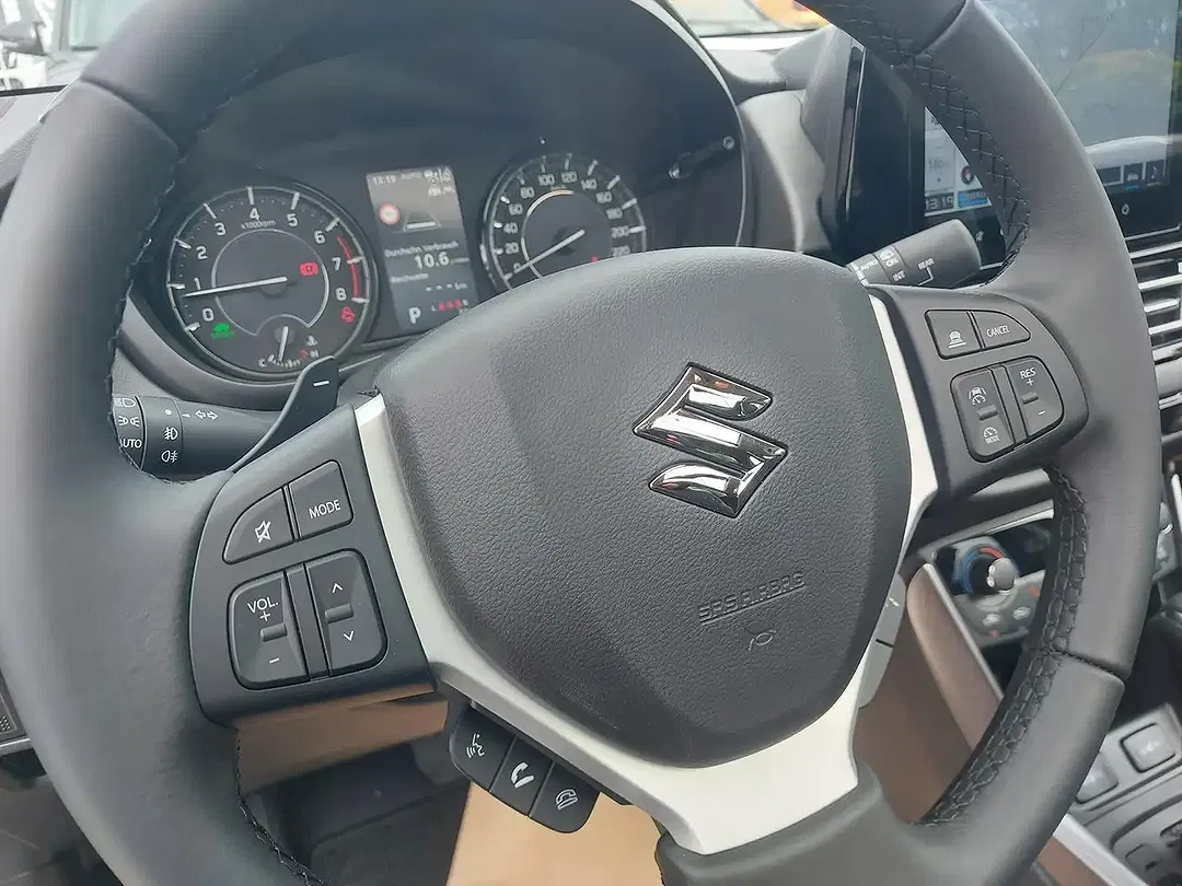 Suzuki SX4 S-Cross - Thumbnail 11