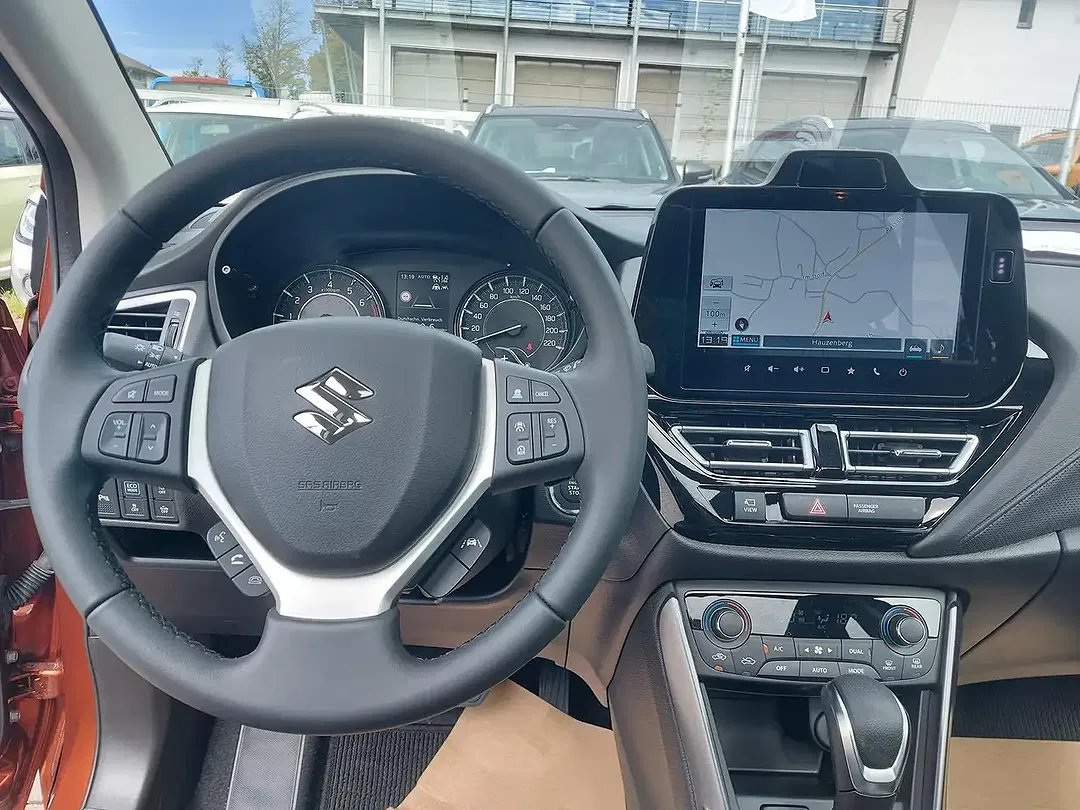 Suzuki SX4 S-Cross - Thumbnail 8