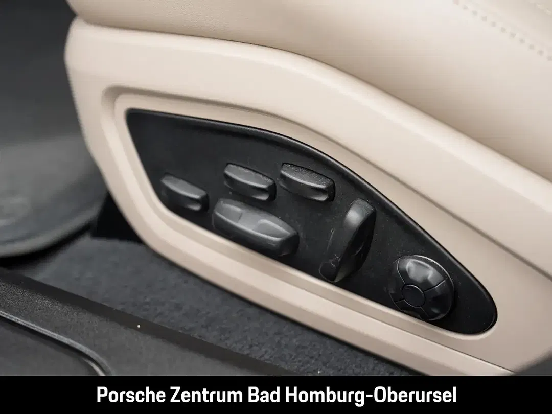 Porsche Taycan - Thumbnail 29