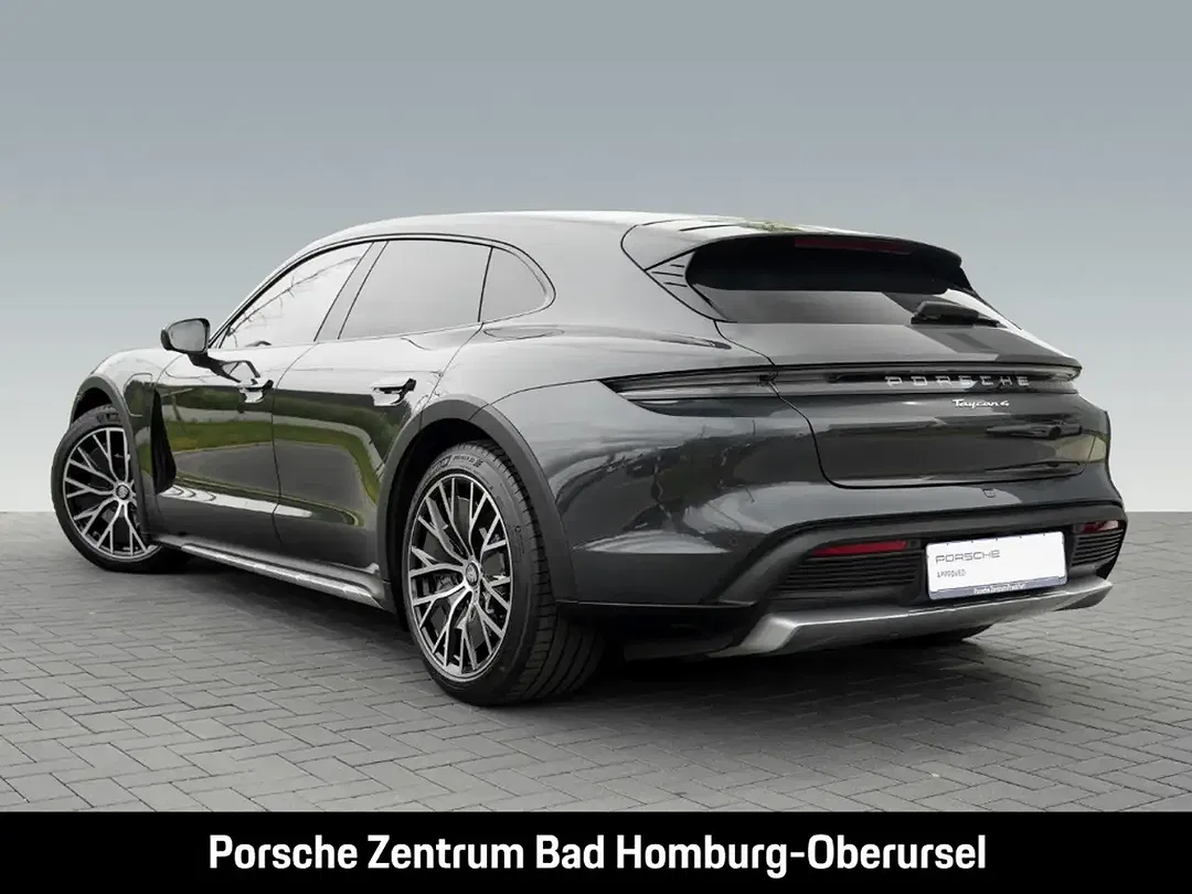 Porsche Taycan - Thumbnail 3